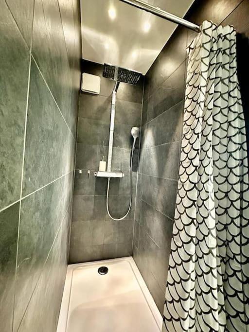 Le Central Douvaine Dış mekan fotoğraf